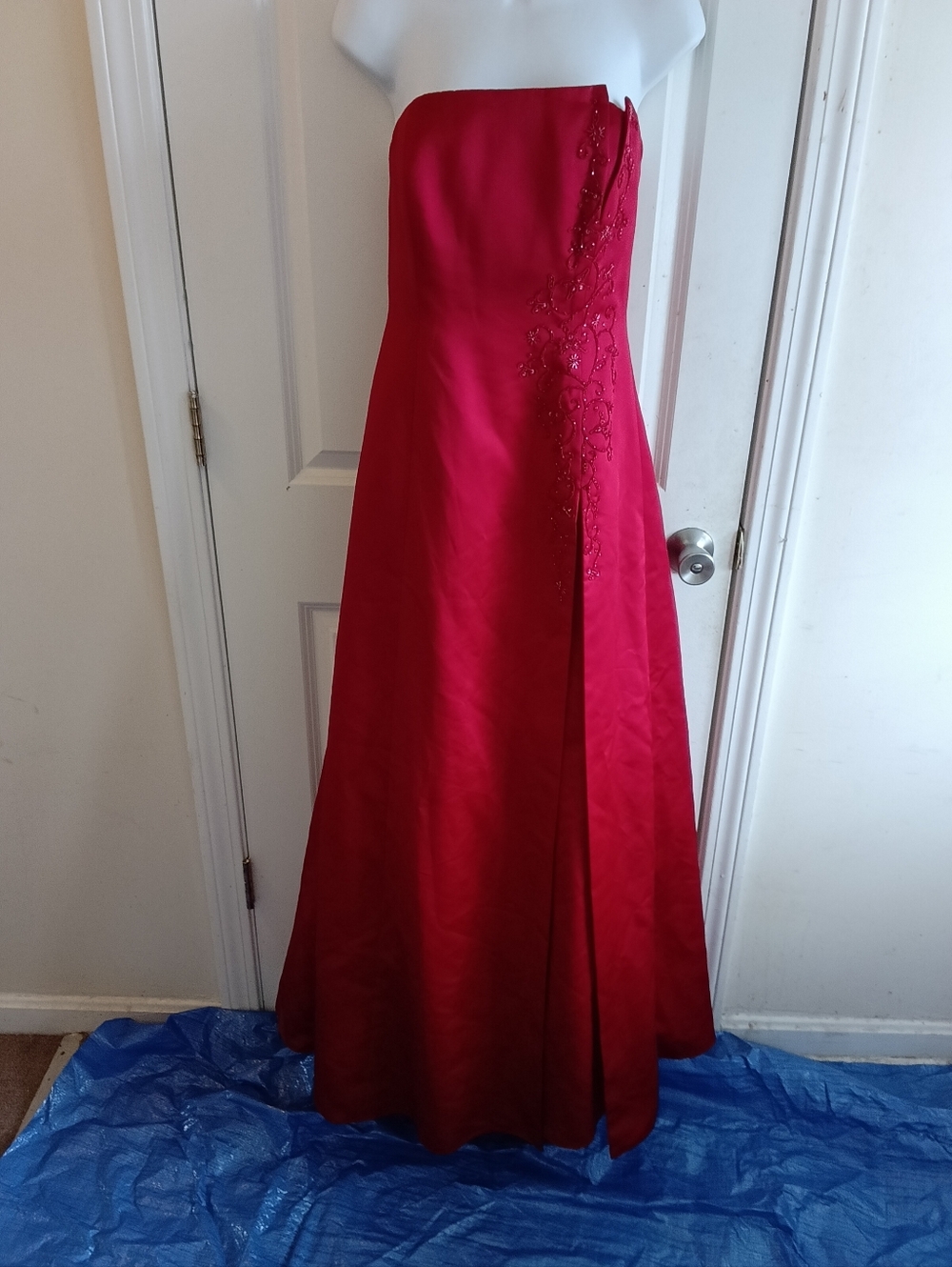 DAVID'S BRIDAL Strapless Red Evening Gown SIZE 8 - Picture 11 of 15